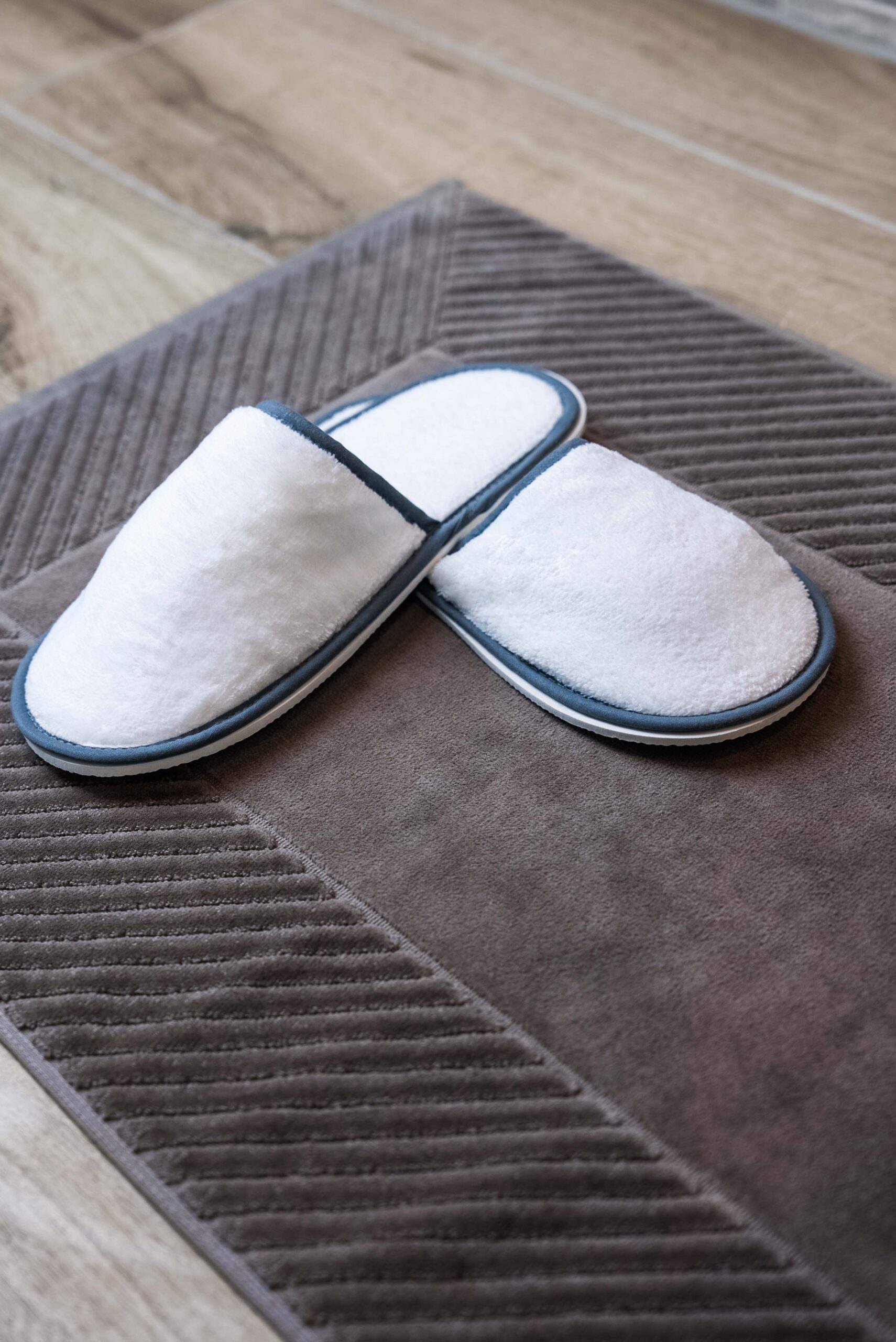 The one Pantoffels T1-Slipper borduren
