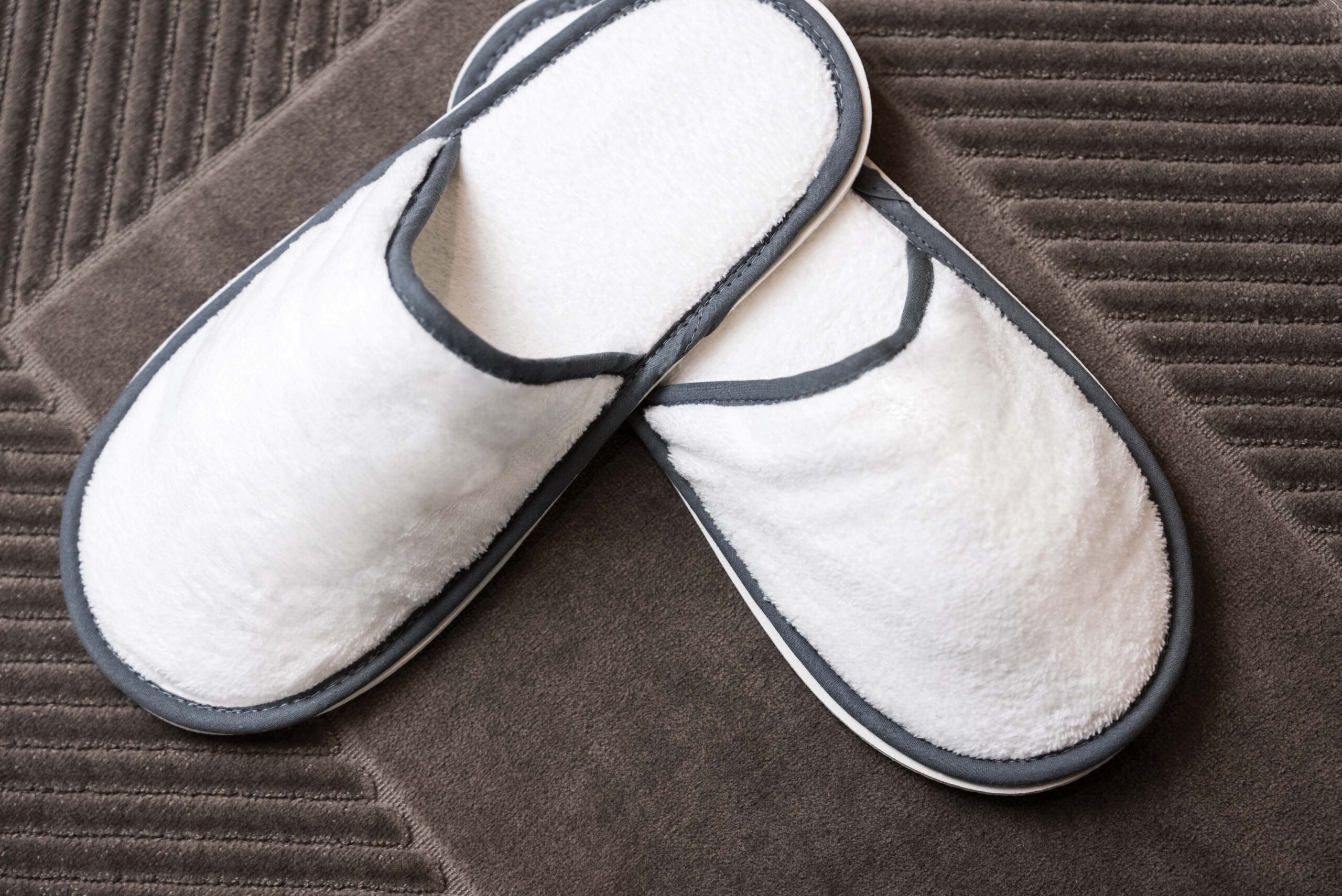 The one Pantoffels T1-Slipper borduren