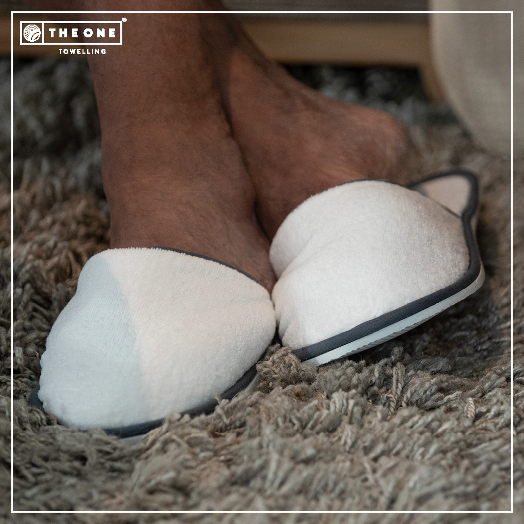 The one Pantoffels T1-Slipper borduren