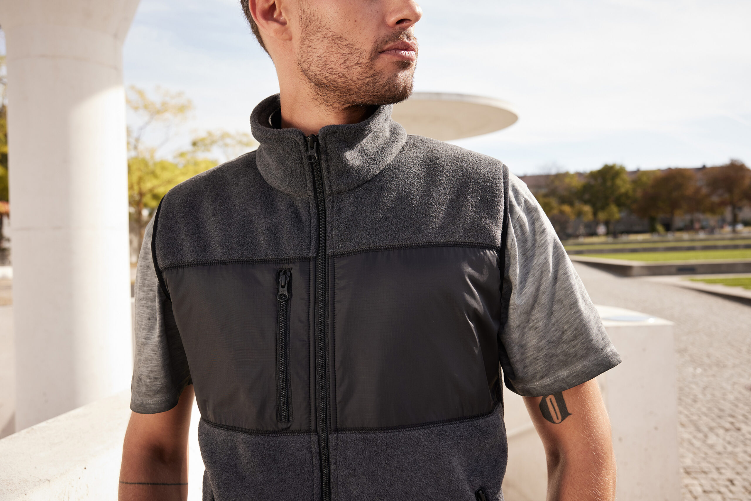 James & Nicholson Men's Fleece Vest JN1310