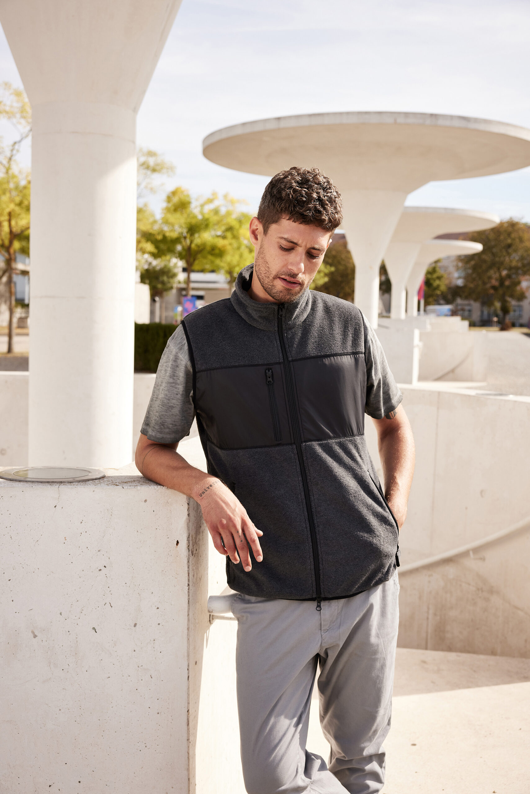 James & Nicholson Men's Fleece Vest JN1310